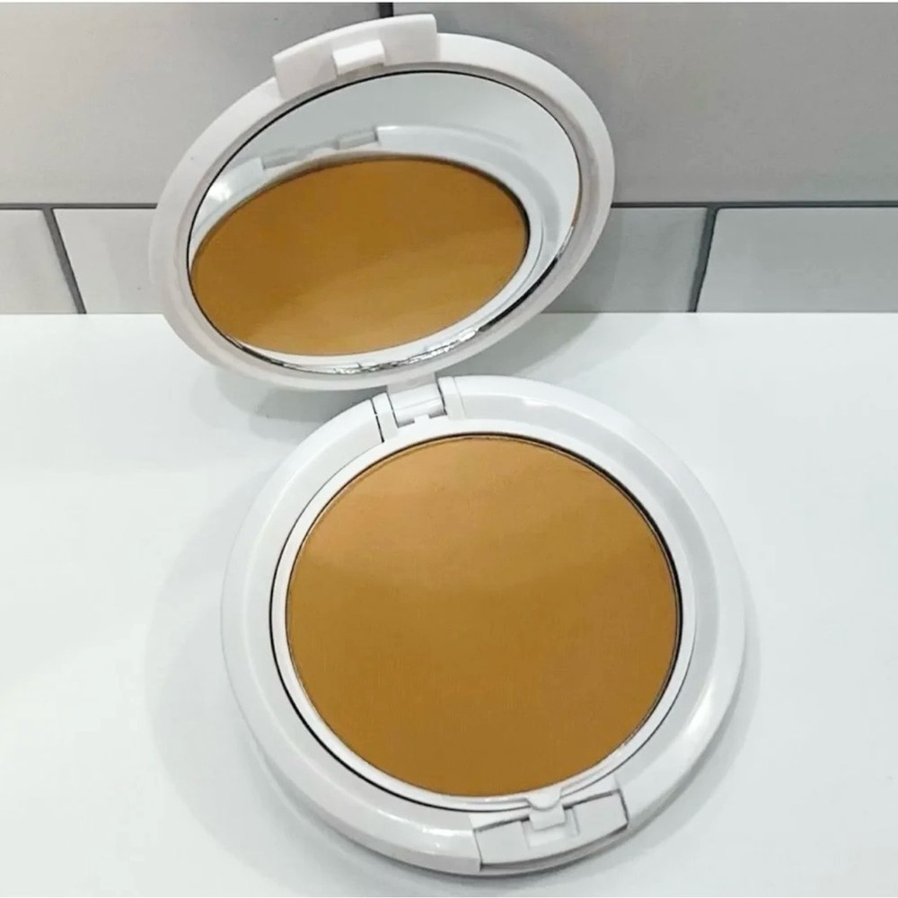 TIGI Cosmetics Allure Powder Foundation